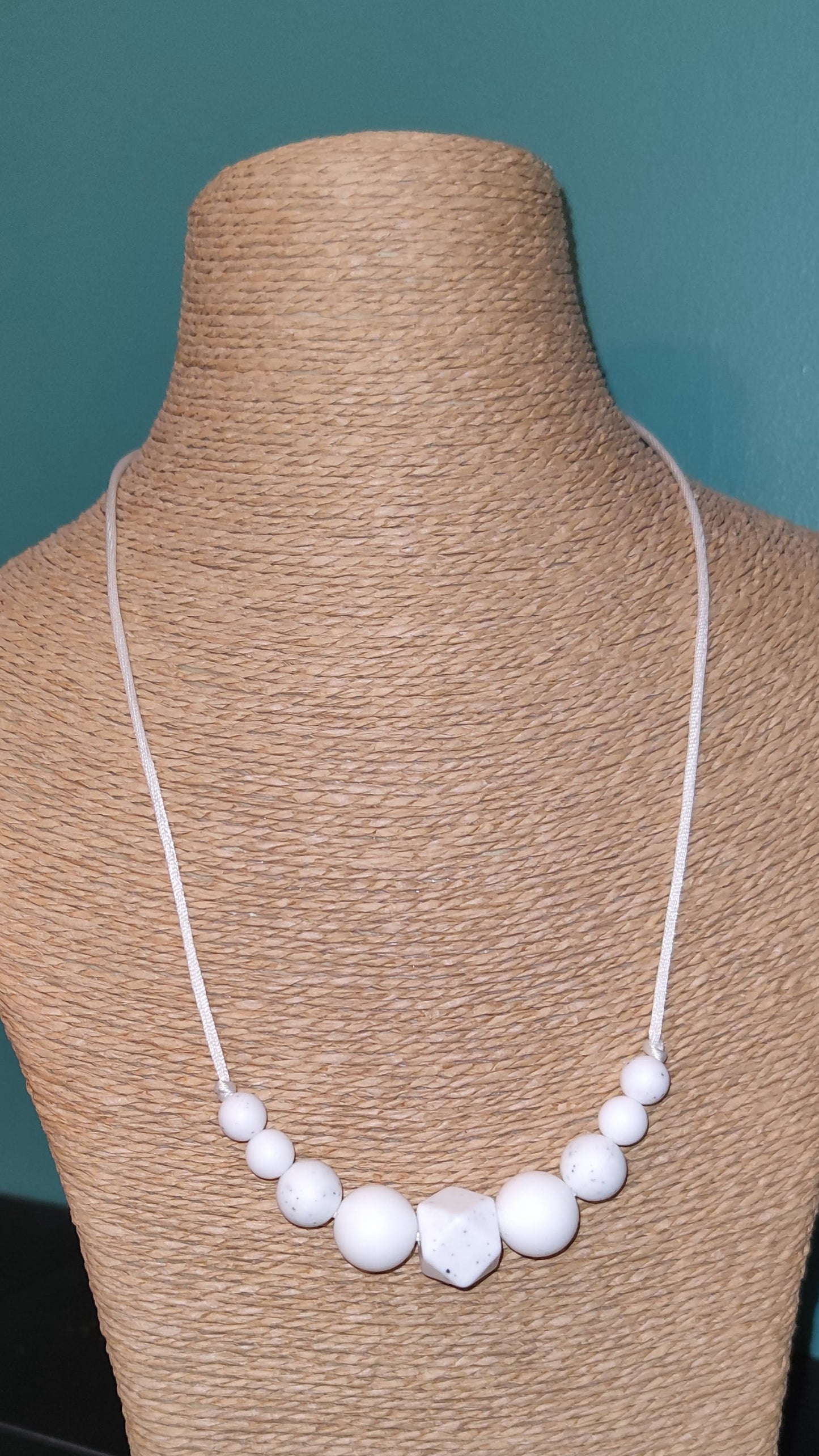 Le Per’lait – Collier de Portage & Dentition Élégant et Sécurisé