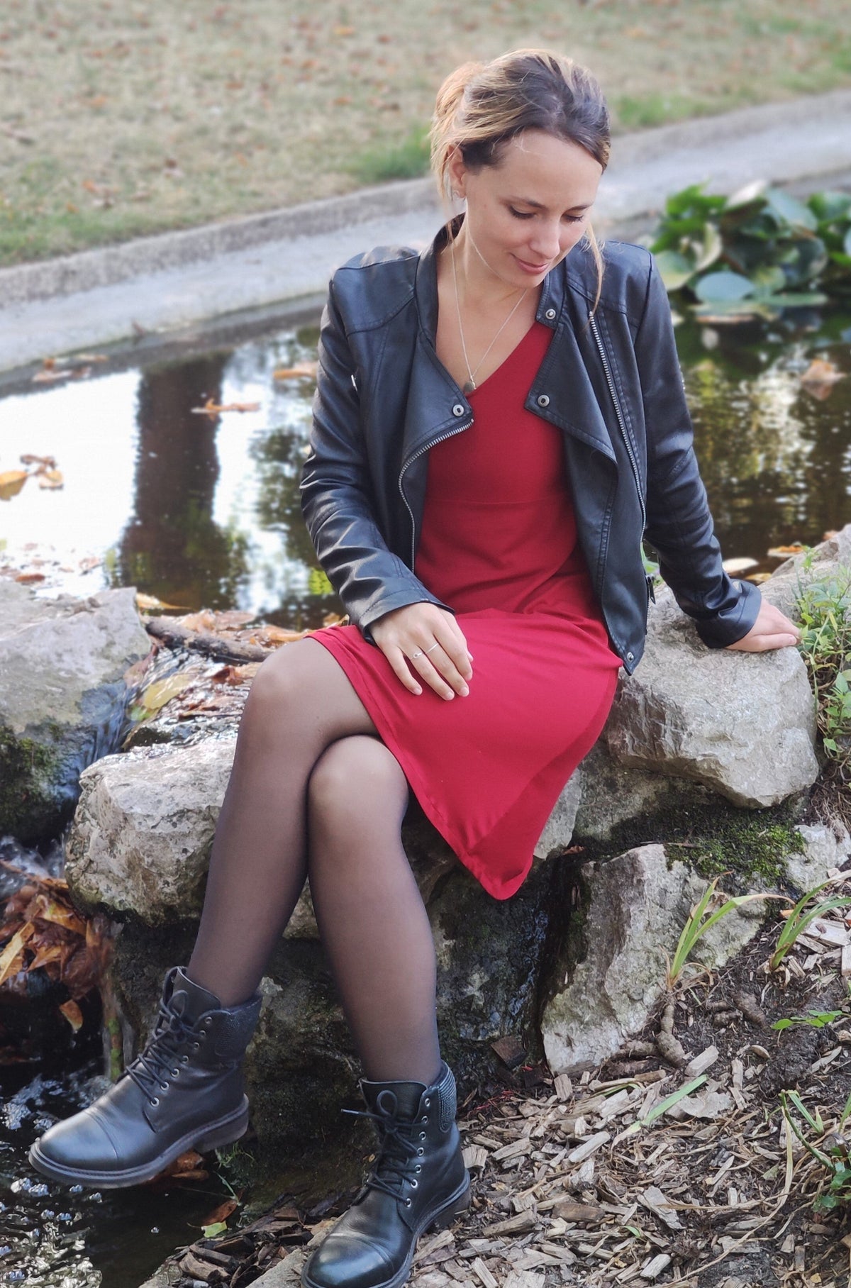 Robe d'allaitement et de grossesse La MILM rouge, cousue en France